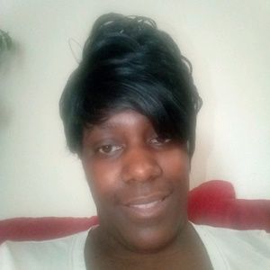 Meet your Posher, Aisha